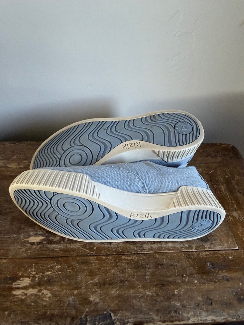 Kizik Madison Light Blue Canvas Sneakers with White Soles Size 8.5 - Picture 5 of 7